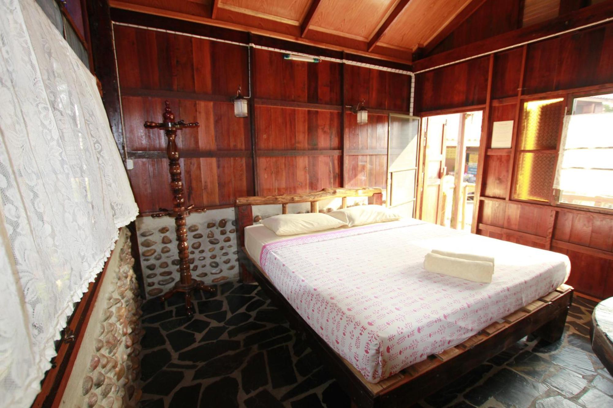 J&J Guesthouse Sukhothai Værelse billede