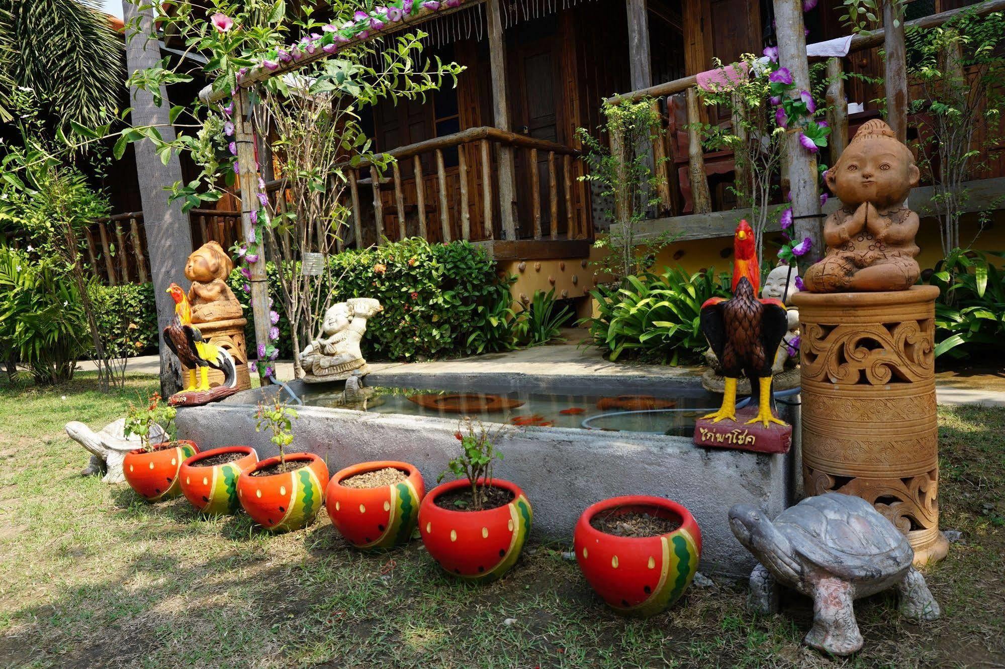 J&J Guesthouse Sukhothai Eksteriør billede