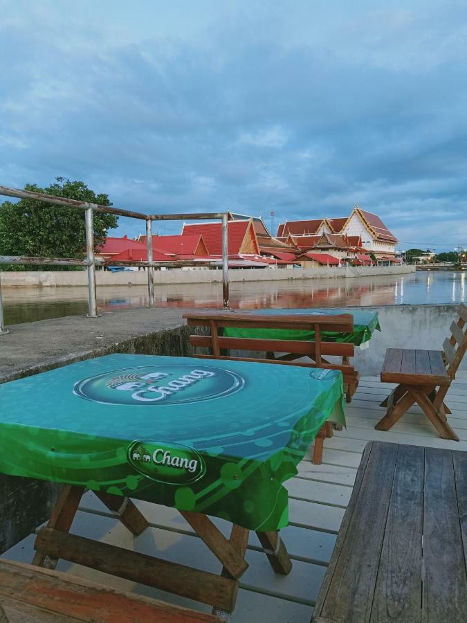 J&J Guesthouse Sukhothai Eksteriør billede